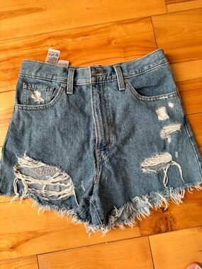 Women’s Levi’s distressed Jean shorts